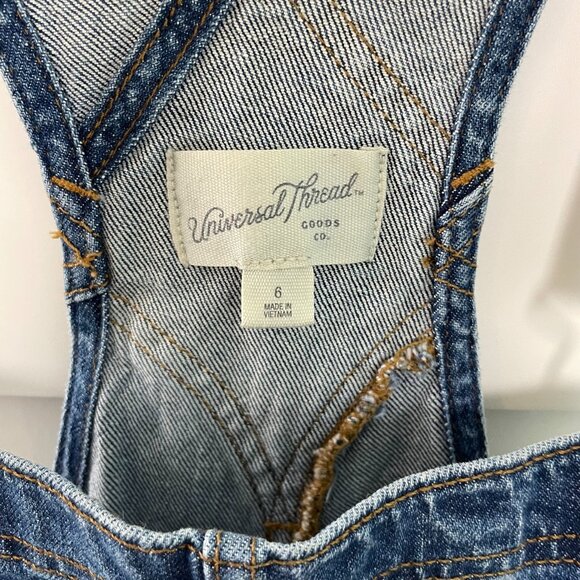 Universal Thread Women's Blue Denim Overalls size 6 - Picture 2 of 7